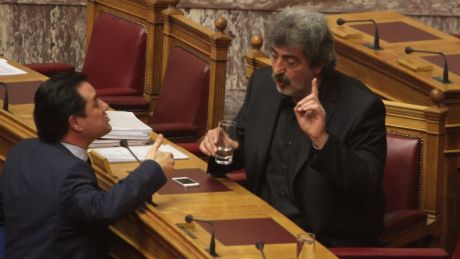 Η αλληλεγγύη των βουλευτών όλων των κομμάτων δεν είναι παράξενη, όλες οι συντεχνίες έτσι κάνουν