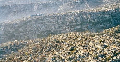 10 δυνατές εικόνες μας δείχνουν πόσο πυκνοκατοικημένος είναι ο πλανήτης μας...