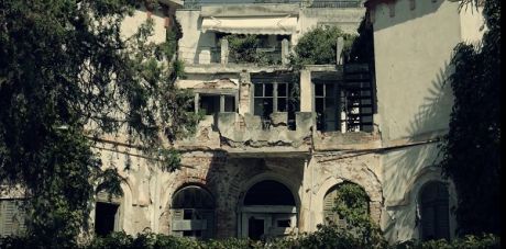 Μέσα σε ένα στοιχειωμένο αρχοντικό της Θεσσαλονίκης...