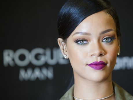 Love On The Brain-Rihanna
