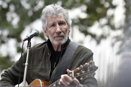 O Roger Waters τραγούδησε το "Wish You Were Here" για να απελευθερωθεί ο Julian Assange
