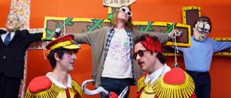 Father John Misty βίντεο με  Macaulay Culkin σαν Kurt Cobain