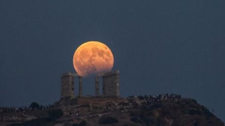 Πανσέληνος και μερική έκλειψη το βράδυ της Τρίτης 16 Ιουλίου