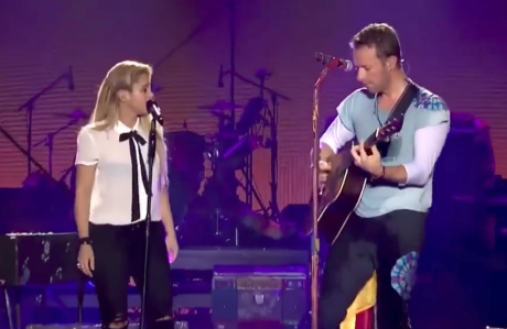 Shakira και Coldplay τραγούδησαν μαζί