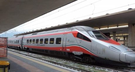 Έφτασε το «Ασημένιο Βέλος»: Το τρένο που θα συνδέει Αθήνα – Θεσσαλονίκη σε λιγότερο από 3,5 ώρες....