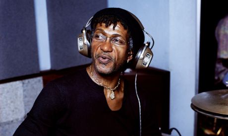 Sly Dunbar: Ένας από τους πρωτοπόρους παραγωγούς της ρέγγε μουσικής