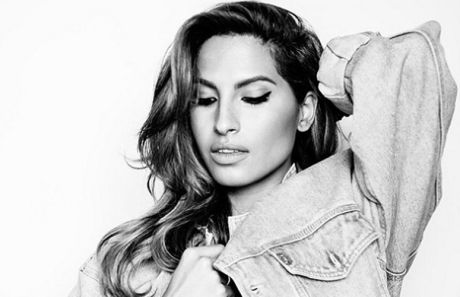  Snoh Aalegra: RnB ήχοι από μια 32χρονη, γεννημένη στη Σουηδία, ρίζες από το Ιράν και κάτοικο ΗΠΑ