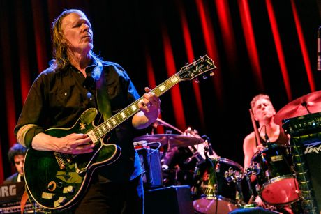 Αρέσουν οι Swans στην Ελλάδα