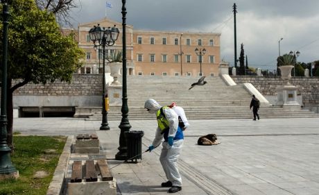 Πέτσας: «Δεν έχουμε αποκλείσει ένα τοπικό lockdown»
