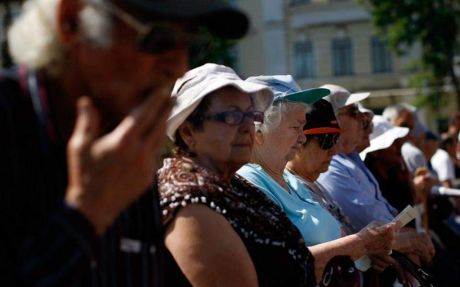 Στοιχεία σοκ από τον ΕΦΚΑ: 1,3 προς 1 η αναλογία εργαζομένων - συνταξιούχων