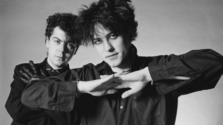 Κιθάρες: Αυξήθηκαν 20% οι πωλήσεις τους μετά την εμφάνιση των Cure στο Glastonbury