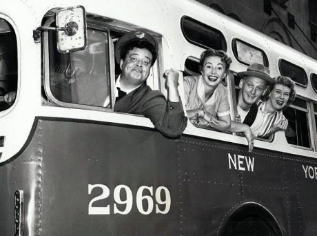 The Honeymooners - Η κωμική σειρά του Jackie Gleason κυκλοφόρησε σαν σήμερα το 1955