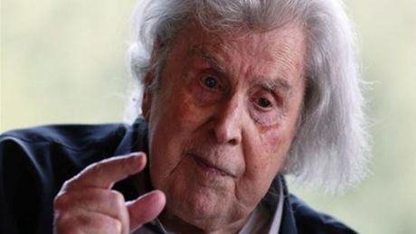 Έχουν το δικαίωμα εθνικά σύμβολα όπως ο Μίκης Θεοδωράκης να λένε ότι θέλουν ή όχι;