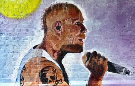 Μια τοιχογραφία στη μνήμη του Κιθ Φλιντ εμφανίσθηκε στο Έσσεξ στην Αγγλία