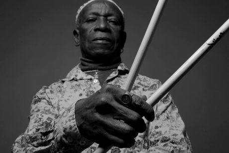 Πέθανε ο ντράμερ Tony Allen πρωτοπόρος του Αφρομπήτ