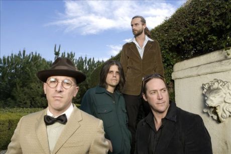 Ρεκόρ των Τοοl στα τσαρτς με το Ænima στα 10 πρώτα και το μεγαλύτερο σε διάρκεια τραγούδι στα 100