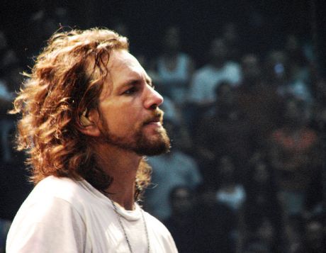 O Eddie Vedder τραγουδά, Who, Stones, Springsteen