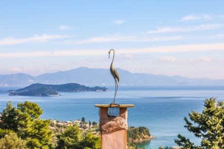 Όλοι ψάχνουμε μια ηλιαχτίδα αγάπης....