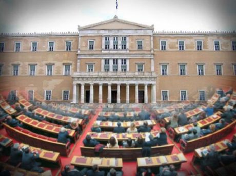Η ερμαφρόδιτη πολιτική που ασκούν τα κόμματα όταν είναι στην εξουσία δεν βοηθάει την χώρα
