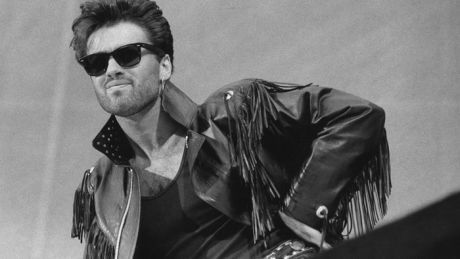 Αλίμονο στη νιότη που χάνει τους ήρωες της... George Michael - 10 τραγούδια