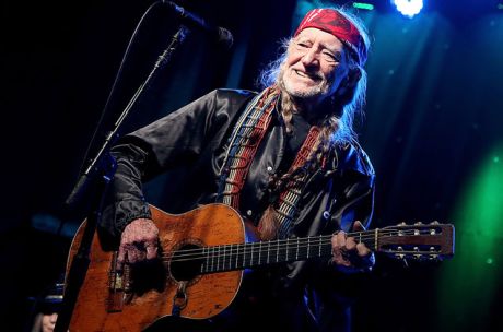Ο Willie Nelson ακύρωσε την περιοδεία του για λόγους υγείας