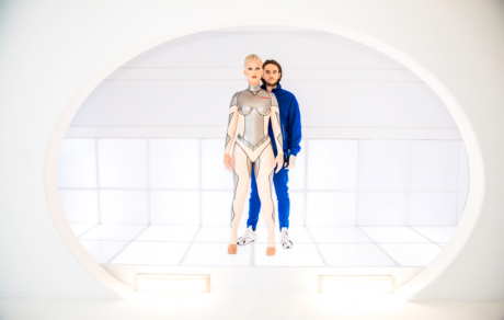 365-Zedd, Katy Perry στον ρόλο android