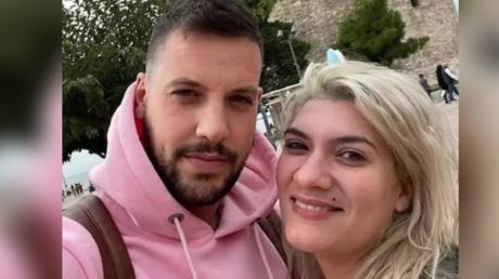 Ρούλα και Μάνος λες και είναι πρωταγωνιστές ριάλιτι, κανένα δάκρυ για τα παιδιά