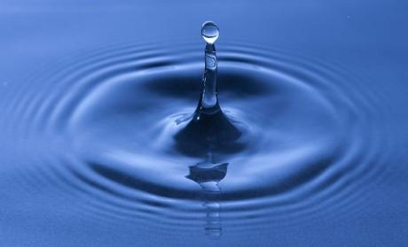Μπιλ Γκέιτς: Βρήκε τρόπο να...φτιάχνει νερό από τον αέρα και τον ήλιο.