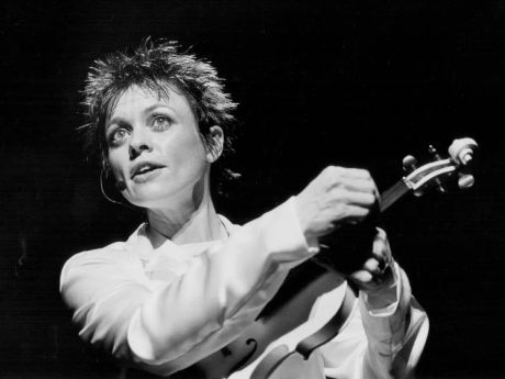 O Superman-Laurie Anderson, 75 ετών η Laurie