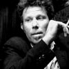 Tom Waits: Ένας ιδιόρρυθμος τύπος... έγινε 72 ετών