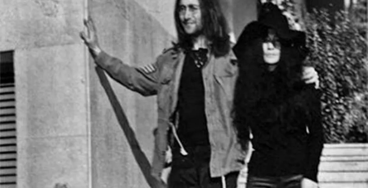 John Lennon και Yoko Ono στο Κολωνάκι το 1969...