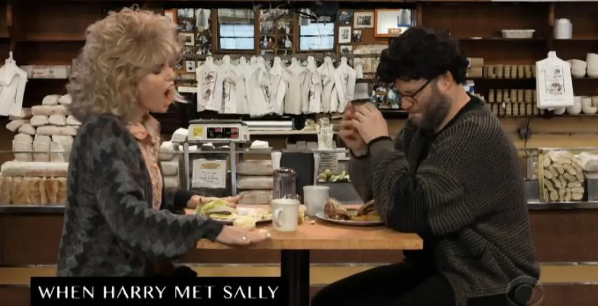Charlize Theron και Seth Rogen αναπαριστούν 20 ρομαντικές κομεντί σε 12 λεπτά!