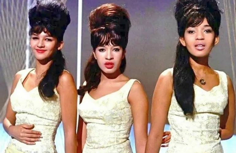 Be My Baby-Ronettes