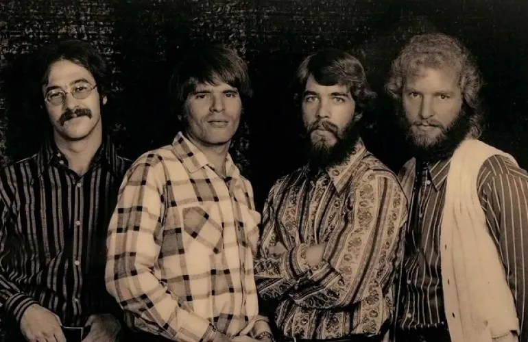 Πώς πήραν το όνομα τους οι Creedence Clearwater Revival?