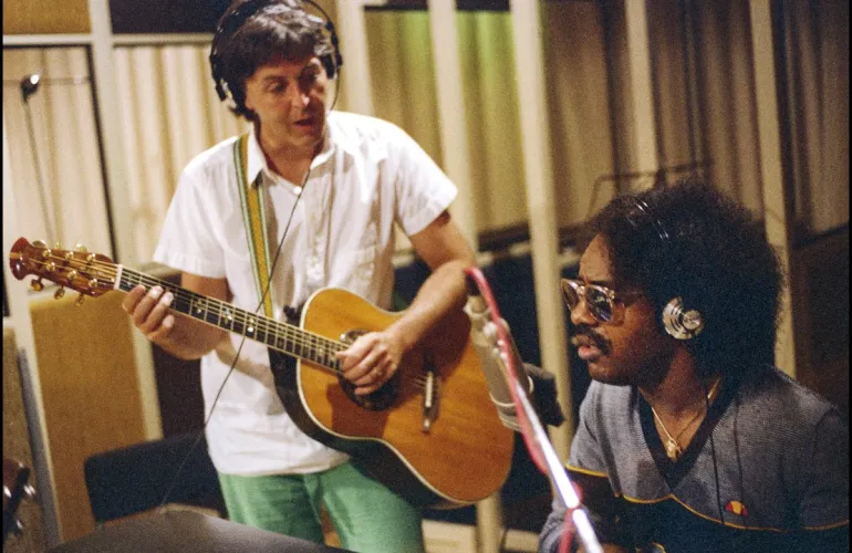 Ebony and Ivory (1982) | Paul McCartney & Stevie Wonder
