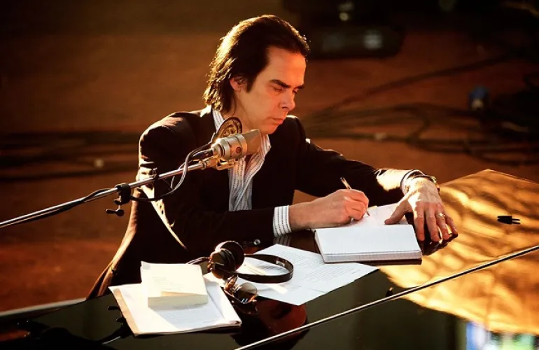 Nick Cave είναι το αντίδοτο στα μουσικά δηλητήρια του καιρού μας