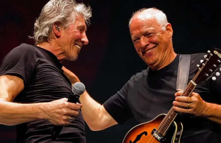 Comfortably Numb με David Gilmour ή Roger Waters;