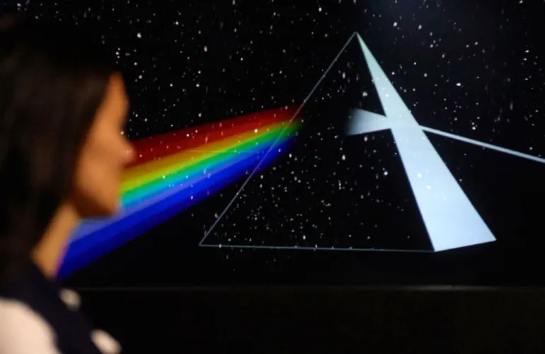 Η άλλη πλευρά του φεγγαριού και οι Pink Floyd πάνε πια μαζί 