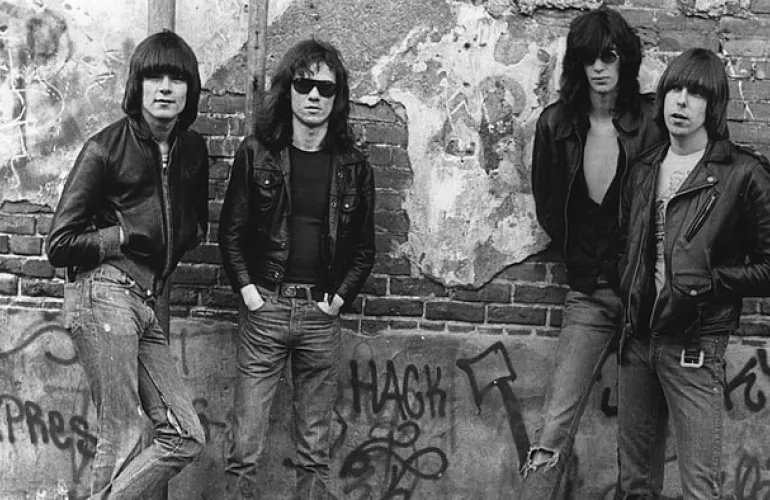 Ramones - Ramones (1976)