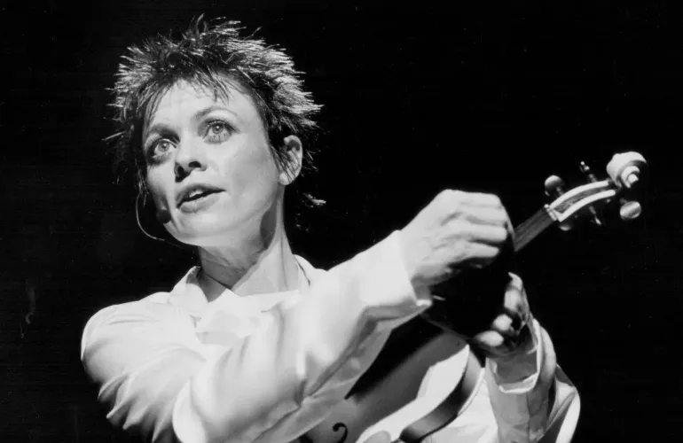 O Superman-Laurie Anderson, 75 ετών η Laurie